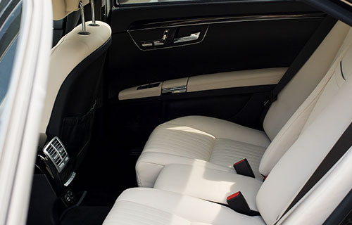 メルセデスベンツの内観写真2